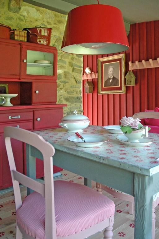 La Maison Des Lamour Hotel Plelo Room photo